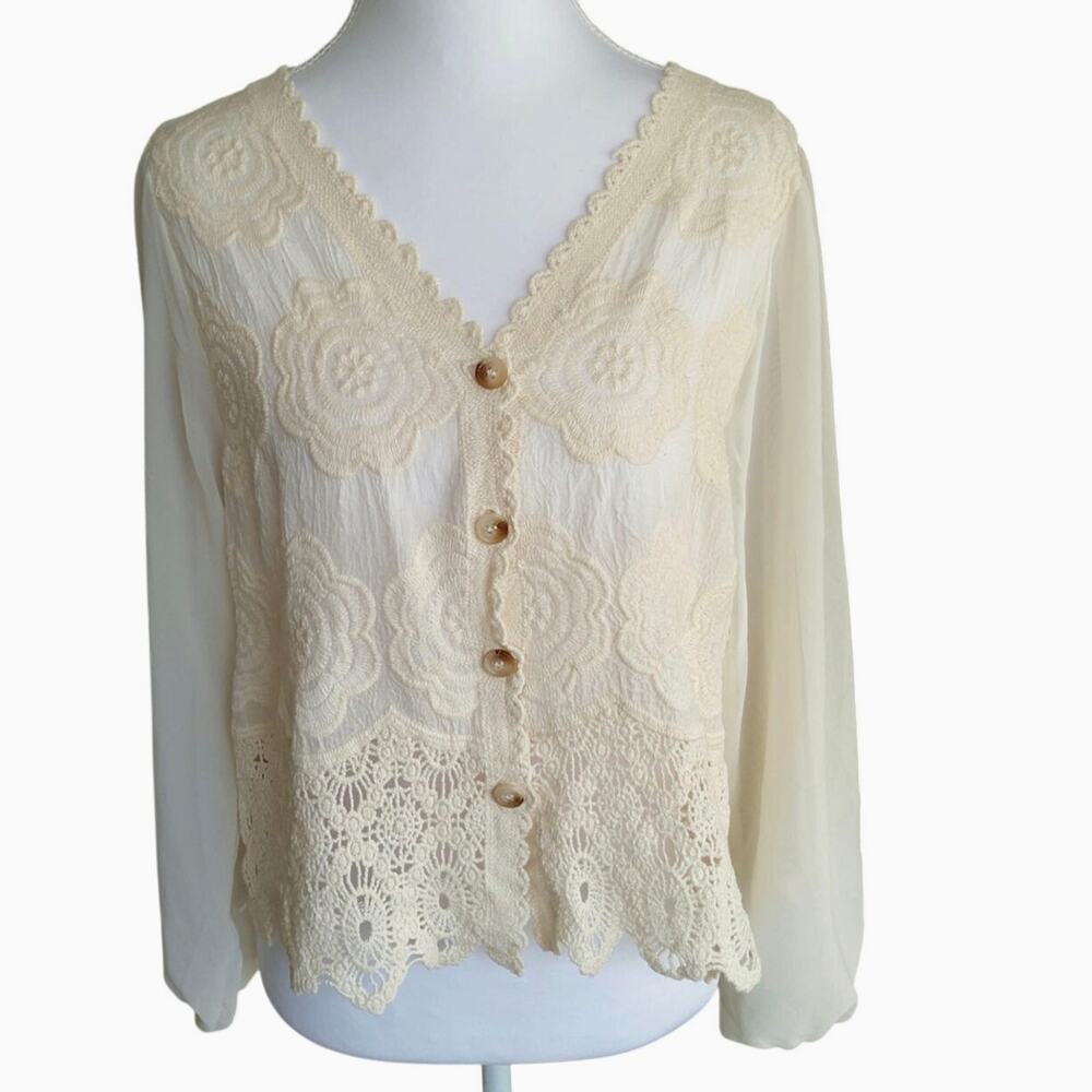 Lace sheer boho crochet floral cream Top sz M button balloon sleeve renaissance